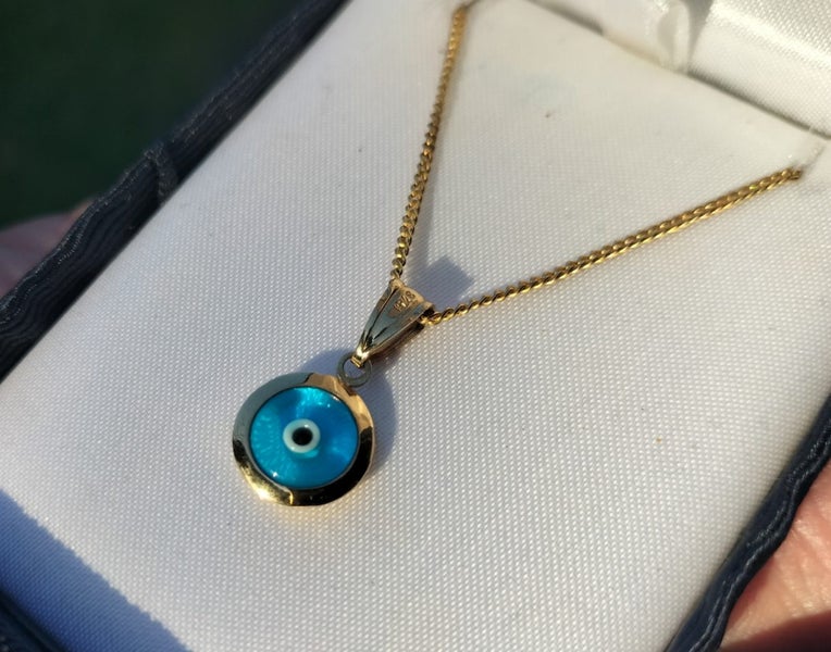 9ct Gold Evil Eye Pendant Carousel 2