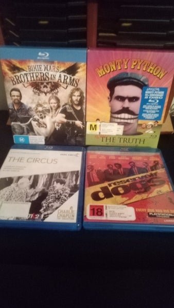 Mixed Blu-Ray DVDS x8 Carousel 3
