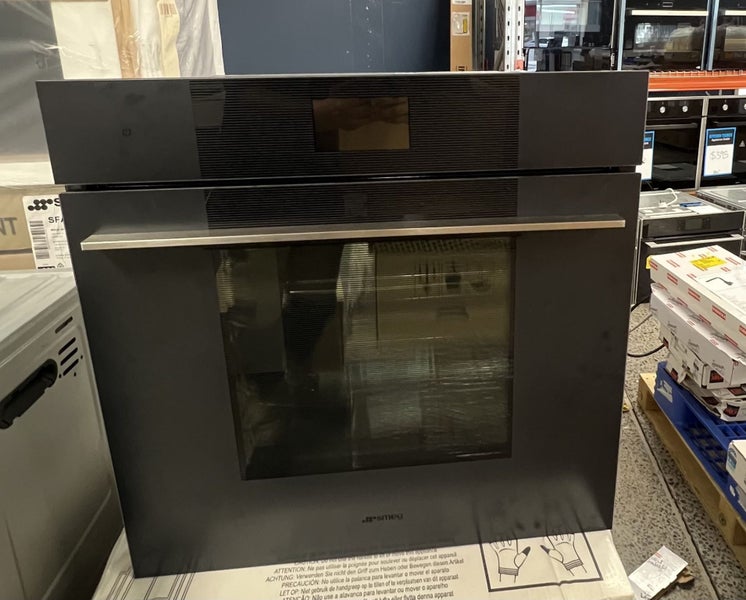 Smeg Linea 60cm Oven with Added Steam and Pyrolytic Cleaning SOPA6104S2PG Carousel 4