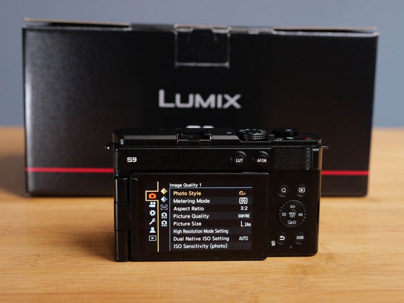 Lumix S9 with 18-40mm Lens + SmallRig Hand Grip63719347692801111