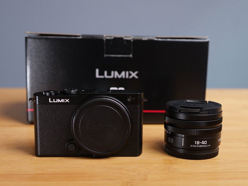 Lumix S9 with 18-40mm Lens + SmallRig Hand Grip63719347692801112