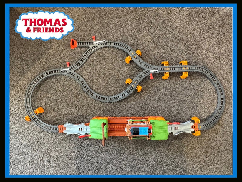 WOW! HUUUUUUUGE Thomas the Tank Engine Walking Bridge Set - over 6ft of Track!!! Carousel 1