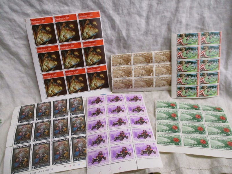 SB 1378 - New Zealand Stamps Block - Selection of Blocks Carousel 1