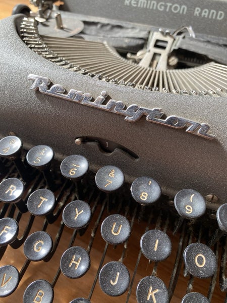 Type writer 1947 Carousel 2