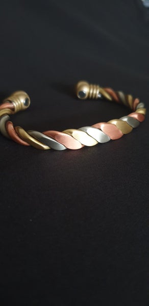 Solid Copper Twist Bangle with Gauss Magnets Carousel 2