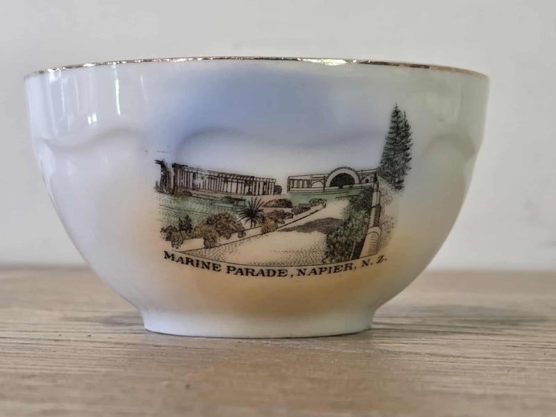 Vintage Souvenir Ware - Marine Parade, Napier (NZ) Miniature Bowl Carousel 1