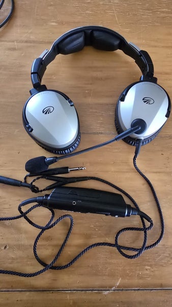 Lightspeed Zulu 3 Headset Carousel 1