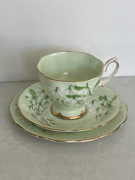 Stunning Royal Albert Laurentian Snowdrop trio 1940s63794289320066111