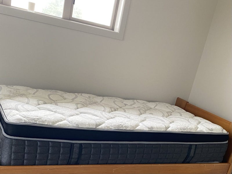 Quality single mattress with plush top new63928136594691110