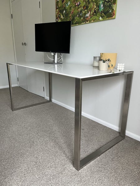 Freedom desk - Have two available! Carousel 3