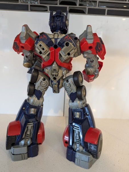 Transformers Optimus Prime - Missing Parts Carousel 2
