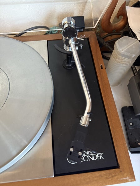 Linn Sondek LP12 with AT1009 and psu63714278236545113
