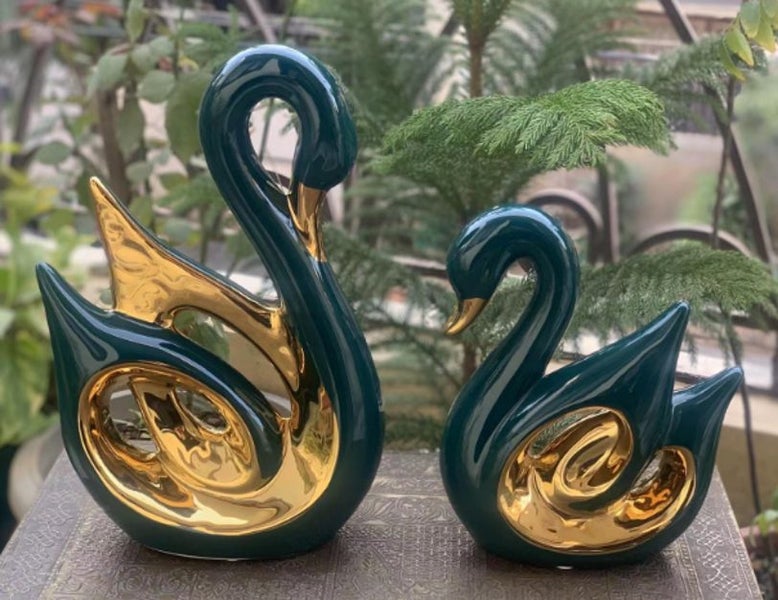 Swan Home Decor 177-1 Carousel 1