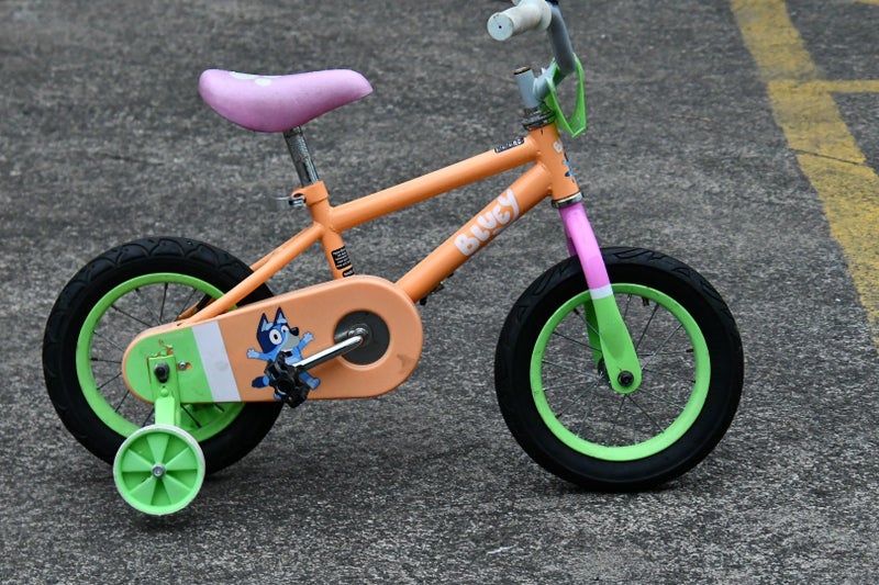 Bluey 12inch kids bike GLENFIELD Carousel 1