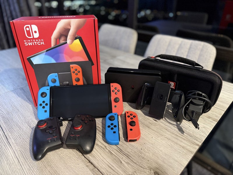 ** NINTENDO SWITCH OLED + EXTRAS ** Carousel 1