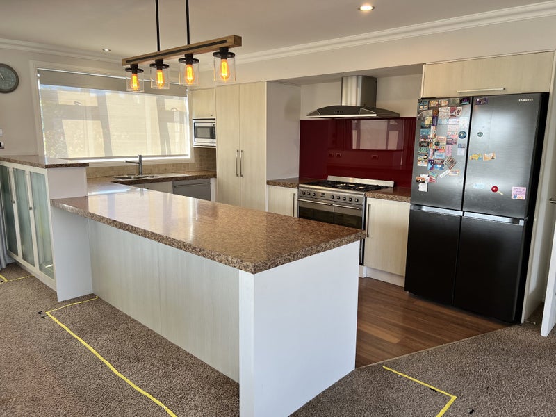 Complete Kitchen Including Appliances - Outstanding Value Carousel 1