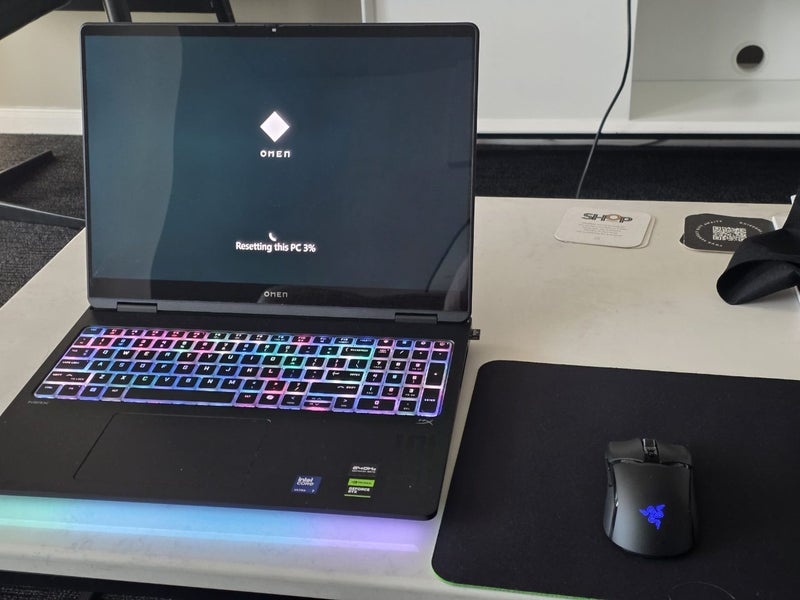OMEN Max 16" UWVA 2.5K 240Hz OLED Gaming Laptop Carousel 1
