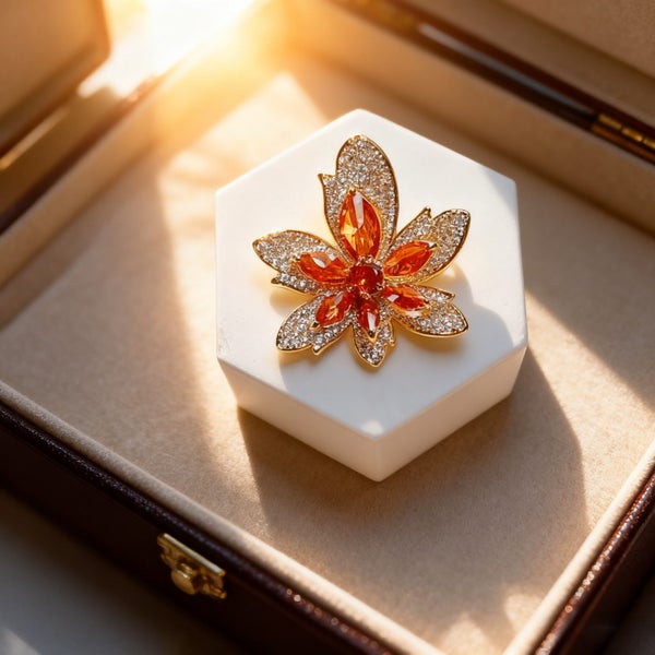 (Crystal Brooch) A Silver Maple Leaf Crystal Brooch BHBZ19LY-3 Carousel 1