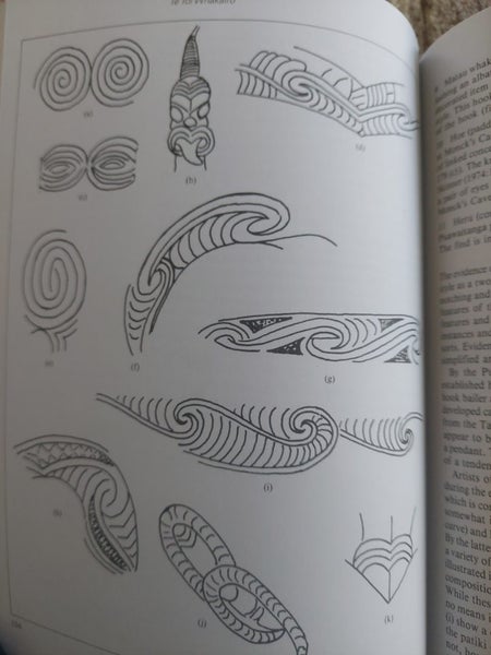 Te Toi Whakairo. The art of Maori Carving Carousel 5