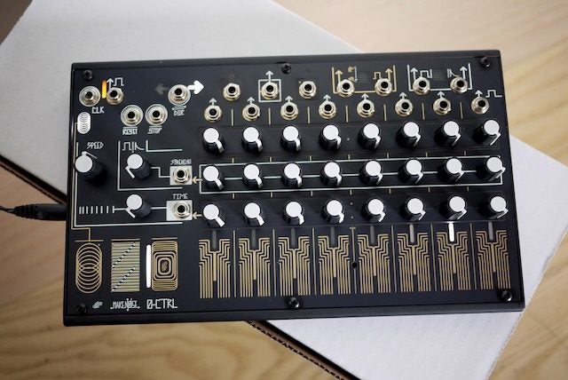 Make Noise 0-CTRL Patchable Clockable Controller and Step Sequencer63718394401281110