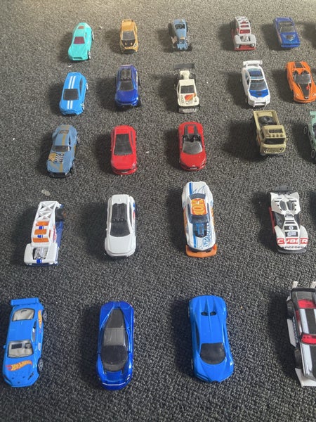 1$ RESERVE bulk Hot Wheels mainlines Carousel 3