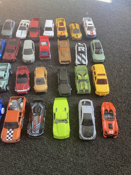 1$ RESERVE bulk Hot Wheels mainlines Carousel 3