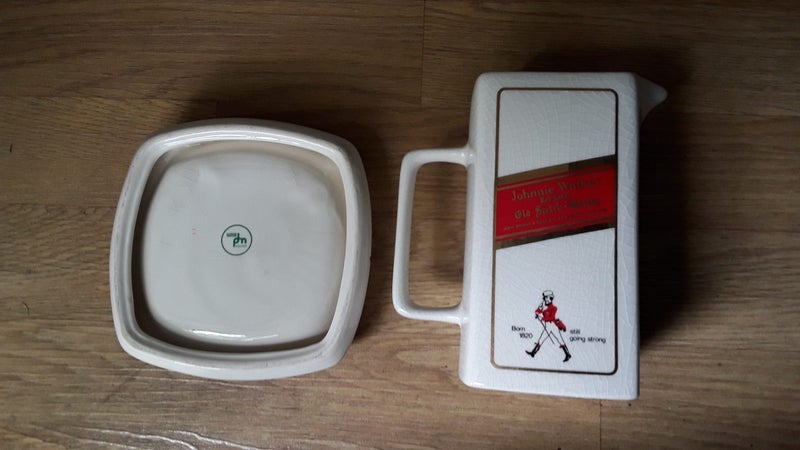 JOHNNY WALKER WADE ASHTRAY AND SETON WATER JUG CRAZING Carousel 2
