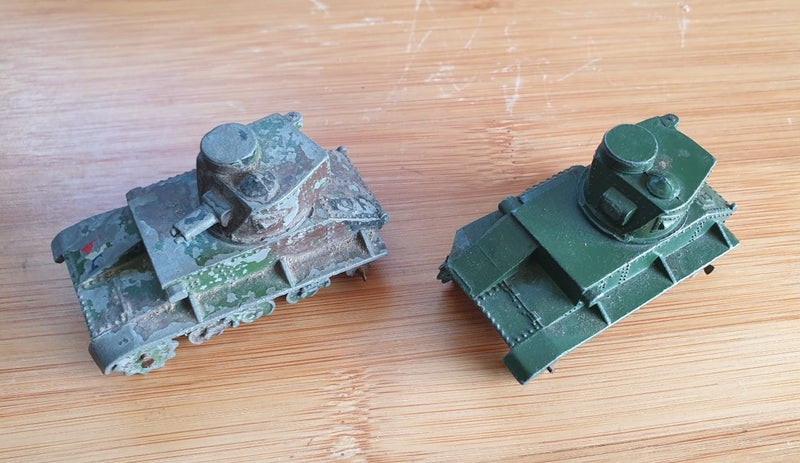 Light tank diecasts Carousel 2