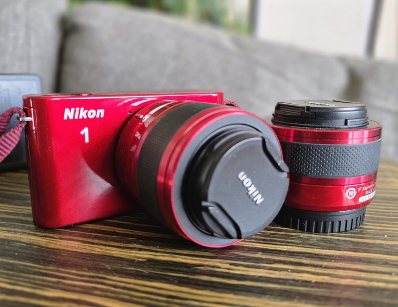2011 Nikon 1 J1 mirrorless camera63718770164739110