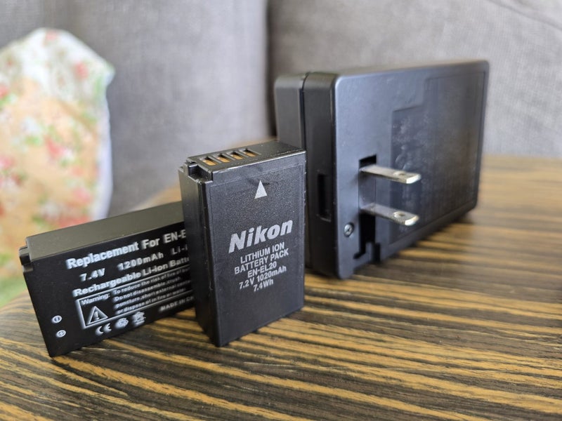 2011 Nikon 1 J1 mirrorless camera63718770164739111