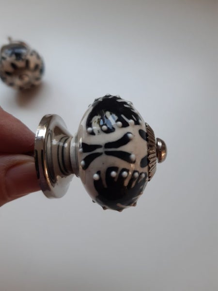 Drawer Knobs - Black and white Carousel 5