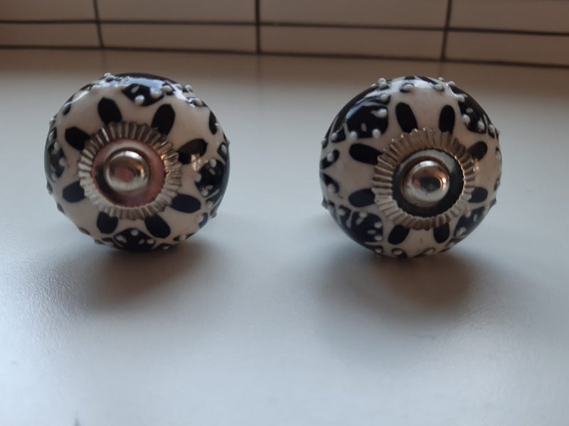Drawer Knobs - Black and white Carousel 1