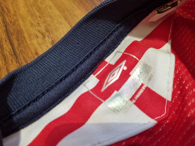 Umbro England training shorts and tee combo Boys size 4-5 years - Very Good Carousel 6