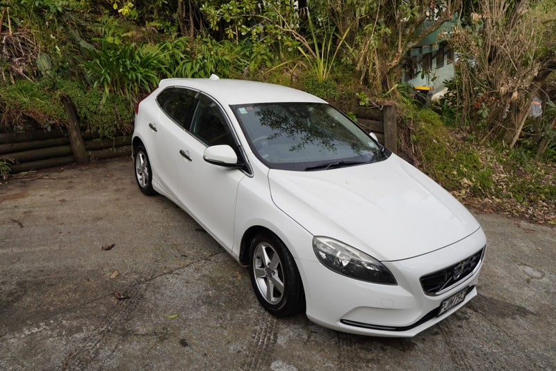 2014 Volvo V4063719615901442111