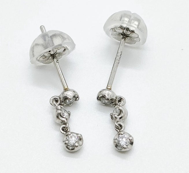NATURAL DIAMOND AND PLATINUM EARRINGS Carousel 10