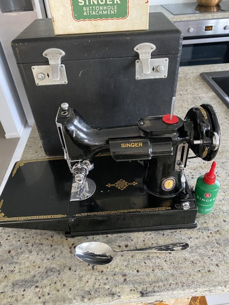 Collectable Centenary Singer Featherweight 221K Carousel 1