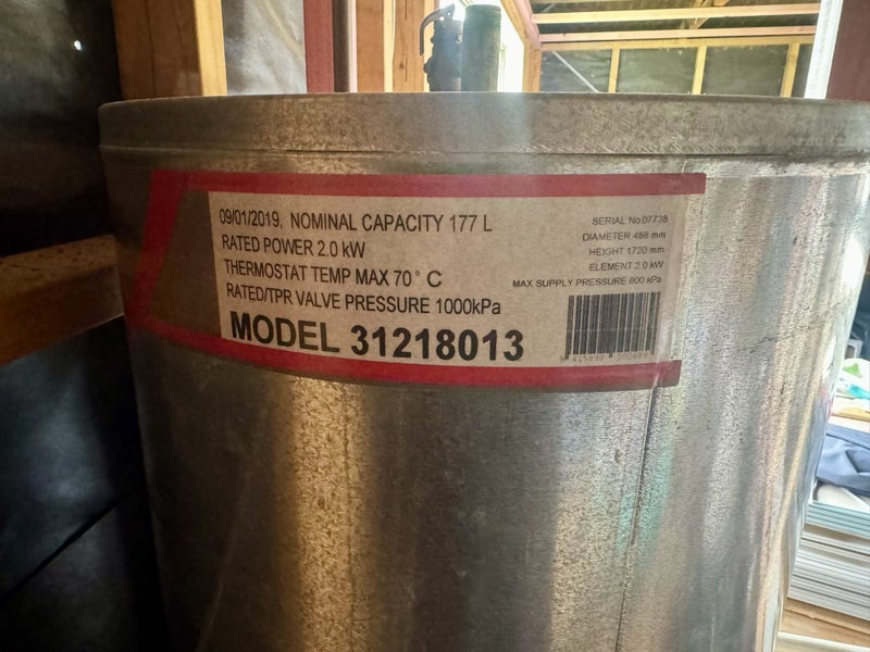 Hot water cylinder Carousel 2