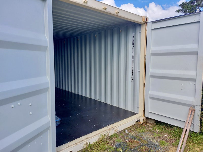 20’ CONTAINER IN GOOD CONDITION Carousel 2