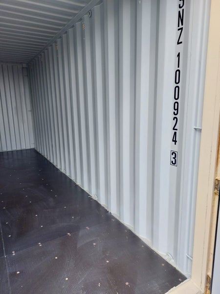 20’ CONTAINER IN GOOD CONDITION Carousel 3