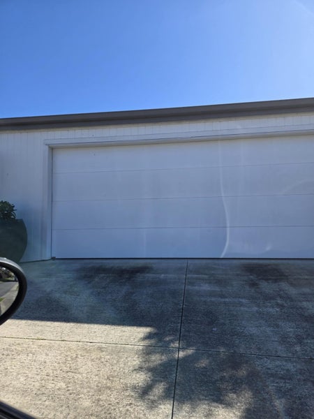 Garage / car shed for removal Carousel 2