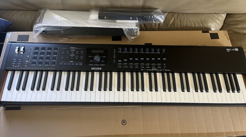 ARTURIA KEYLAB 88 MKII 88-NOTE HAMMER ACTION FATAR KEYBED MIDI CONTROLLER63719979922179111