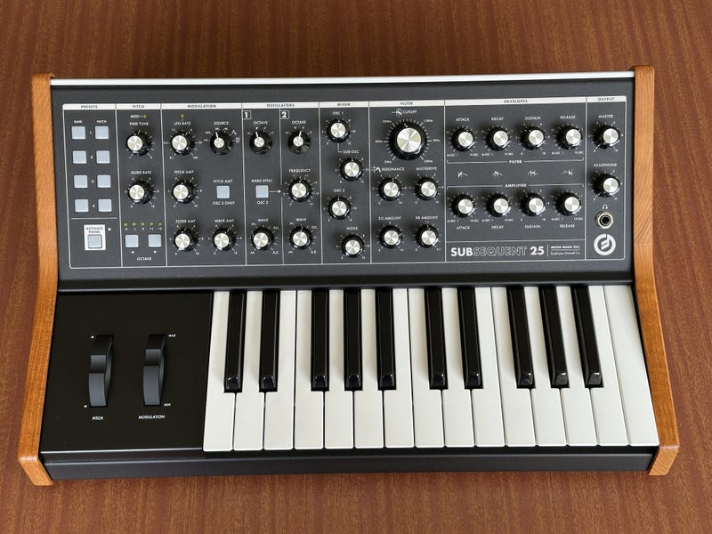 Moog Subsequent 2563720062358147113
