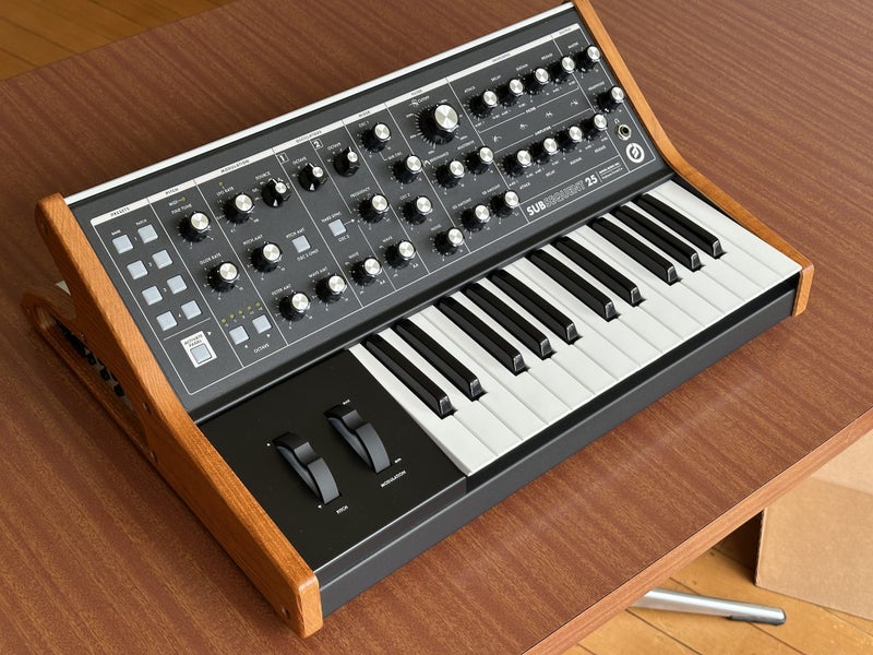 Moog Subsequent 2563720062358147110