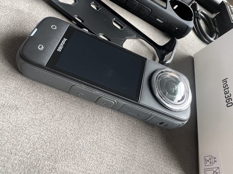 $1R insta360 x4 set - used once!63720152561538112
