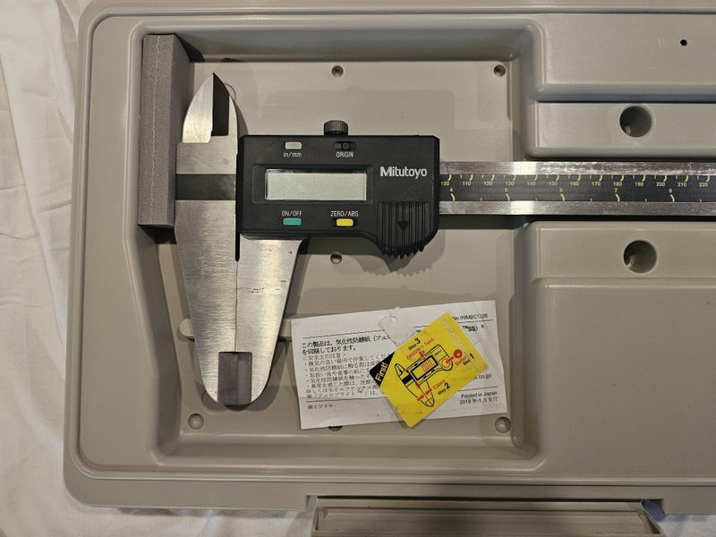 Mitutoyo Absolute Digimatic Digital Caliper 600 mm / 24? (CD-24"C, 500-506-10)63720246623361110