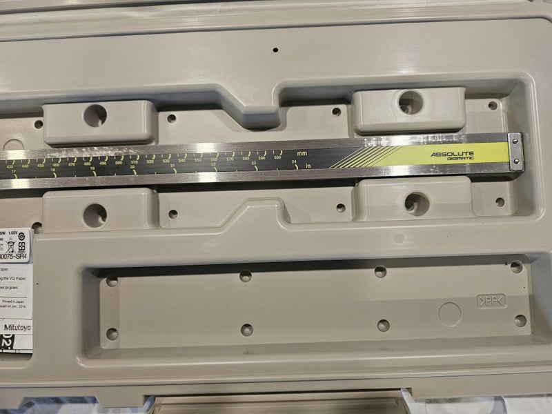 Mitutoyo Absolute Digimatic Digital Caliper 600 mm / 24? (CD-24"C, 500-506-10)63720246623361112