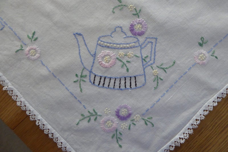 Vintage afternoon tea tablecloth Carousel 1