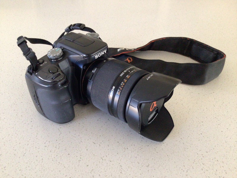 Sony A100 digital camera with DT18-250 f3.5-6.3 lense63831626922242110