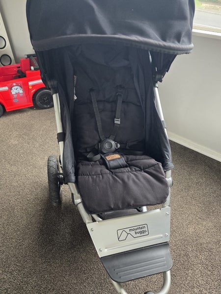 Mountain Buggy Urban Jungle – Good Condition Carousel 19