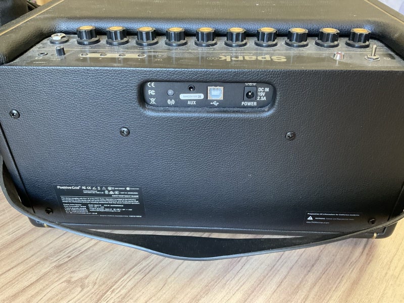 Spark 40 Smart Amp | Built in pedals, live jam, auto cords, tuner and more!63720790861314112